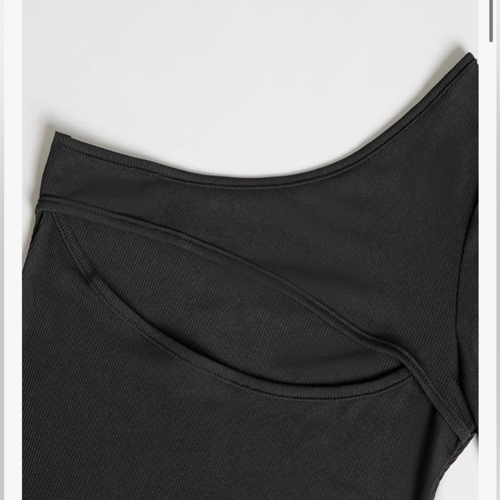 One Shoulder Cutout Top - Black - Picture 2 of 2